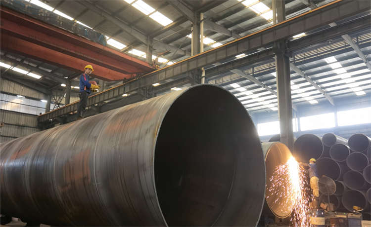 dn1500mm螺旋管，鋼材場(chǎng)1800mm螺旋焊管，排污水鋼管廠家，377螺旋鋼管多少錢一米