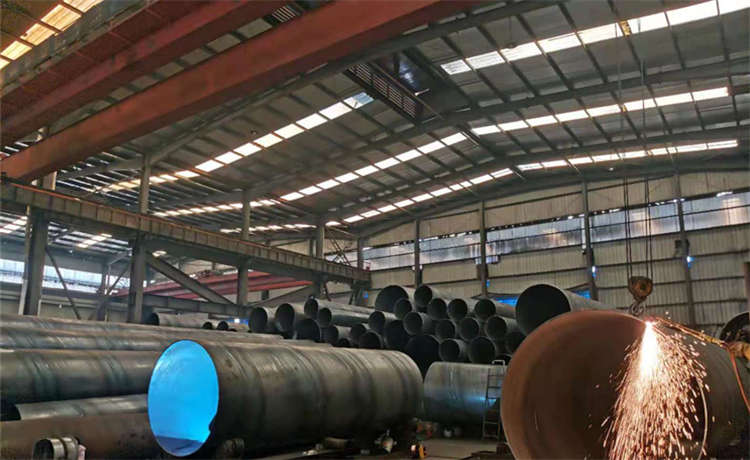 16螺旋管廠家，1424螺旋鋼管，鋼材場(chǎng)377mm螺旋焊管，426螺旋鋼管