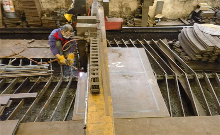 1000mm鋼立柱，1200mm鋼管樁，920螺旋焊管，700mm螺旋焊管